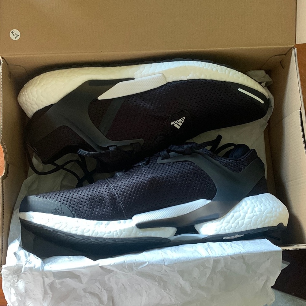 Adidas Mens running shoes, Size 13.